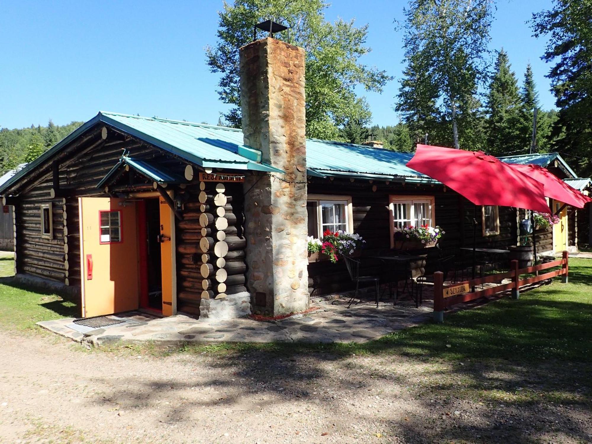 Domaine Le Bostonnais - Le Village En Bois Rond La Tuque Eksteriør billede